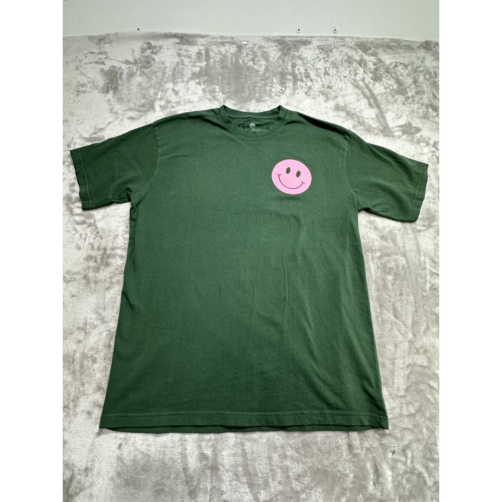 Glo T-Shirt Men's Size Medium Green Short‎ Sleeve Gods Love Overcomes EUC